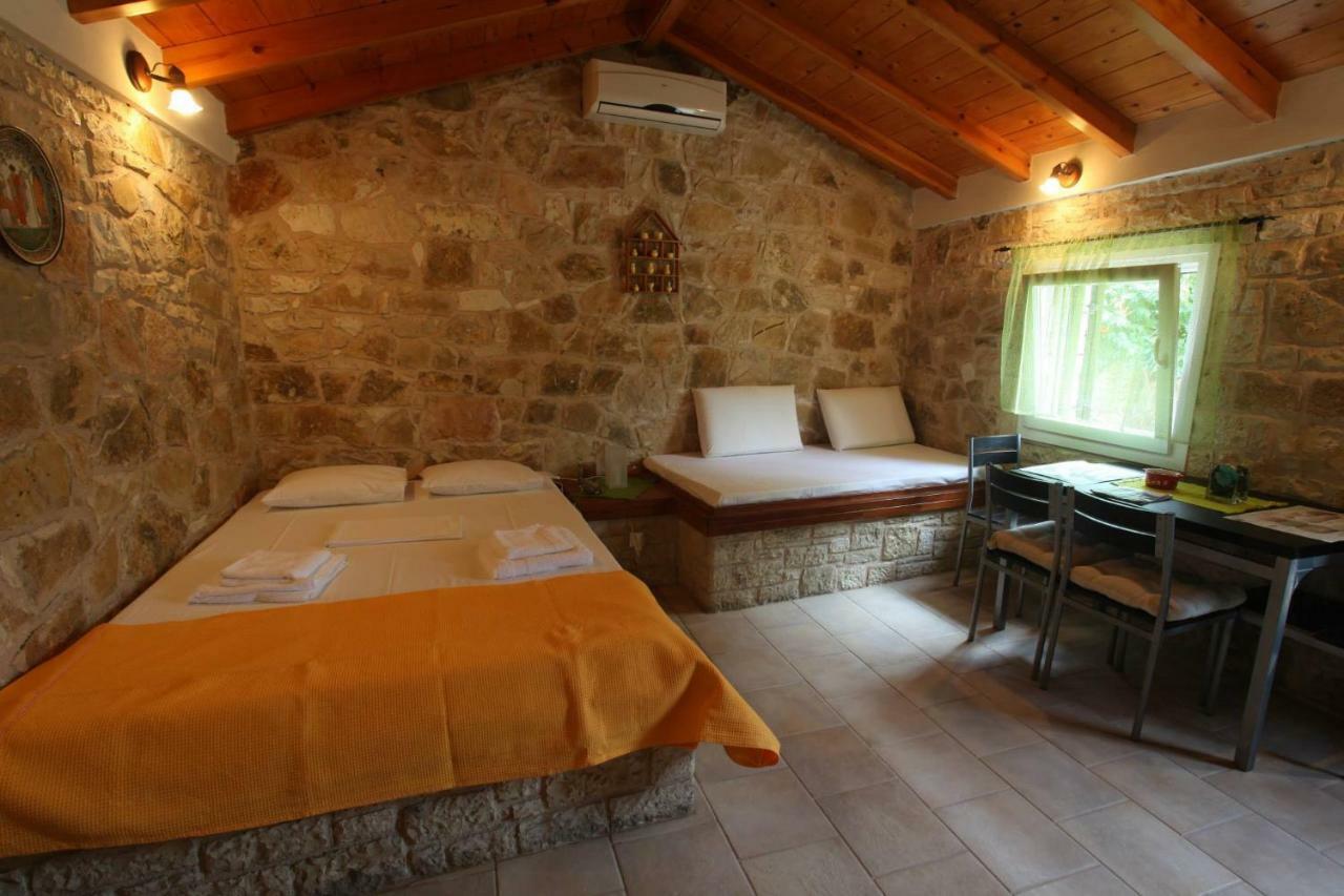 Arvanitakeika Villa Loulaki Magazia Paxi מראה חיצוני תמונה
